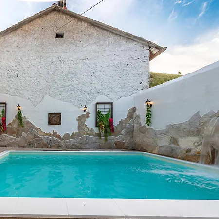 Villa Waterfall Near Old Bridge Mostar