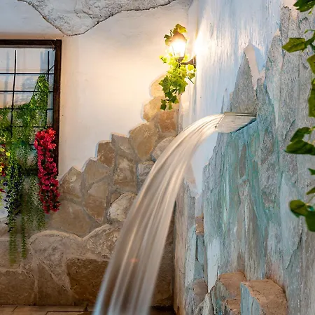 Waterfall Near Old Bridge Βίλα *
